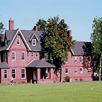 Albertus Magnus College